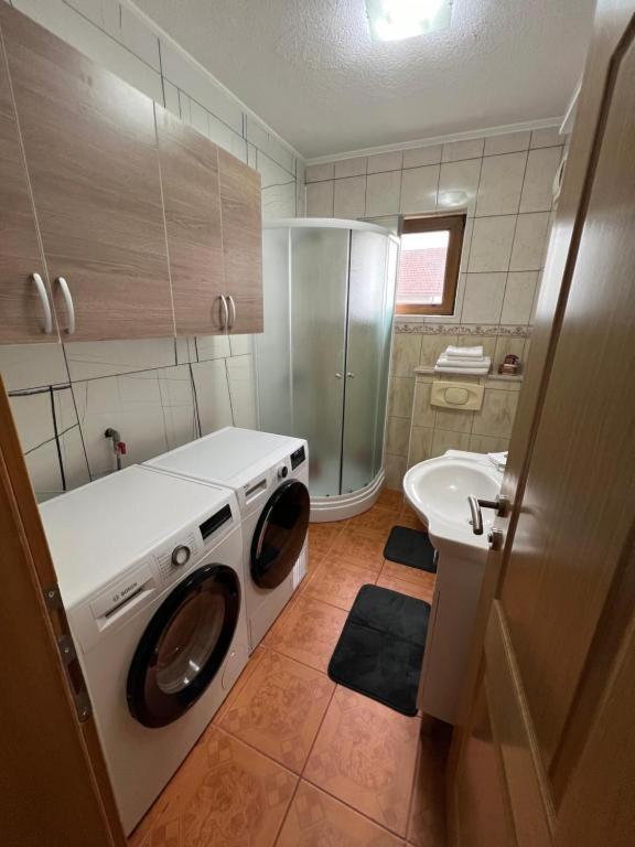 Teal Apartments Bihać Екстериор снимка