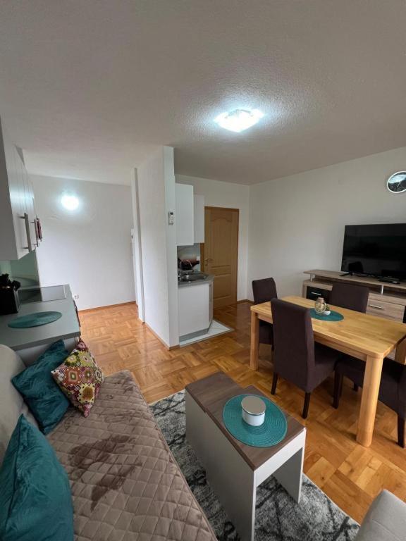 Teal Apartments Bihać Екстериор снимка