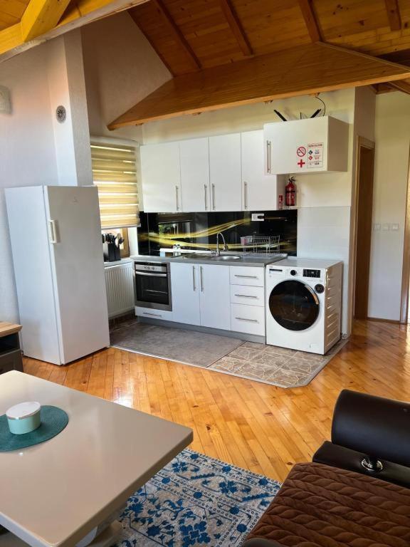 Teal Apartments Bihać Екстериор снимка