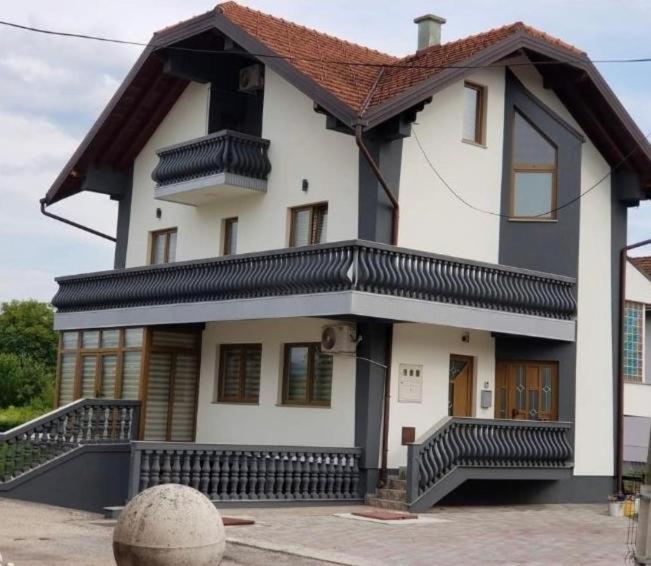 Teal Apartments Bihać Екстериор снимка